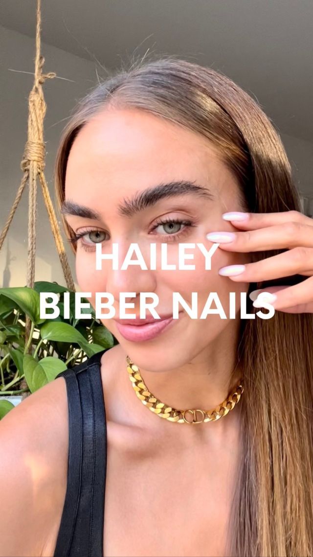 Completely obsessed with this look✨🍩 I went to @gildedritual (see Irina or Olga) #haileybiebernails #glazeddonutnails